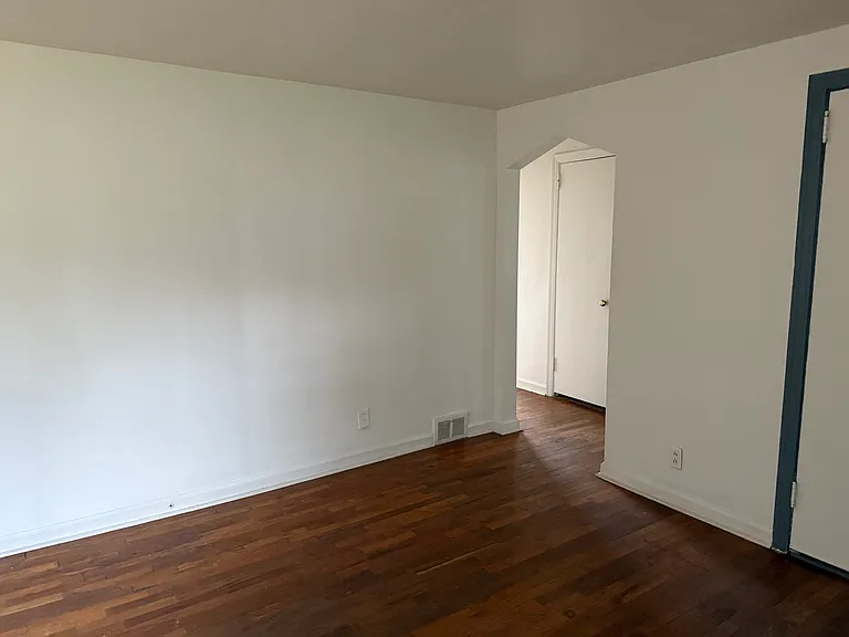 1105 Woodbine St — Photo 6