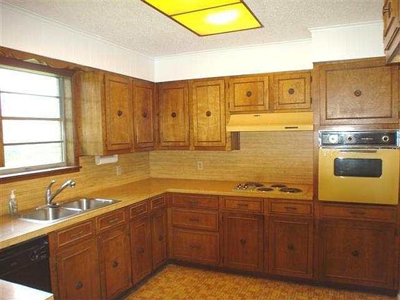5th image of 3848 Chevy Chase Ln
