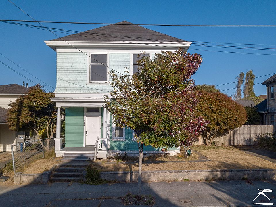 2nd image of 911 C St
