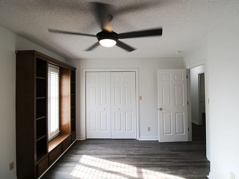 530 Rose St — Photo 13