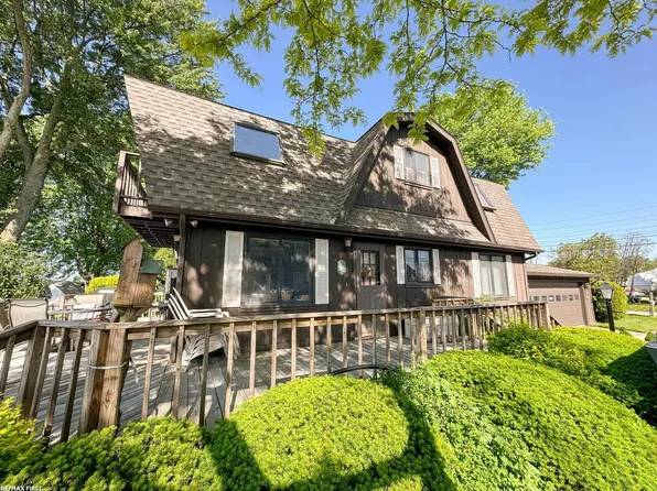 28834 Field Ave, Chesterfield, MI 48047