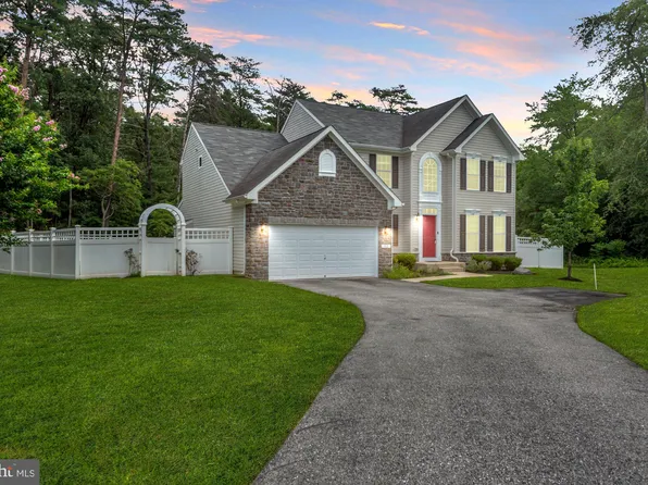 52 Richard Ave, Severn, MD 21144