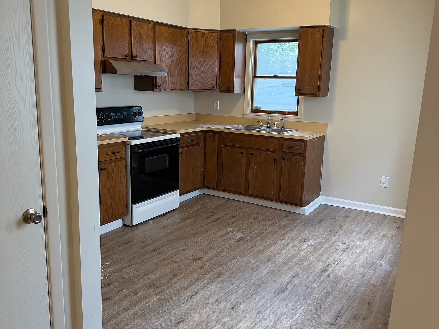 1 bed, 550 sqft, $950 — Photo 2