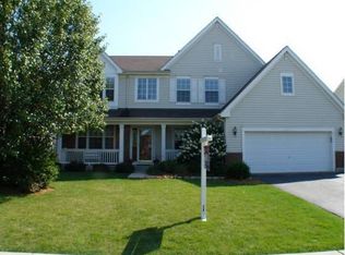 6111 Oakmont Ln, Gurnee, IL 60031