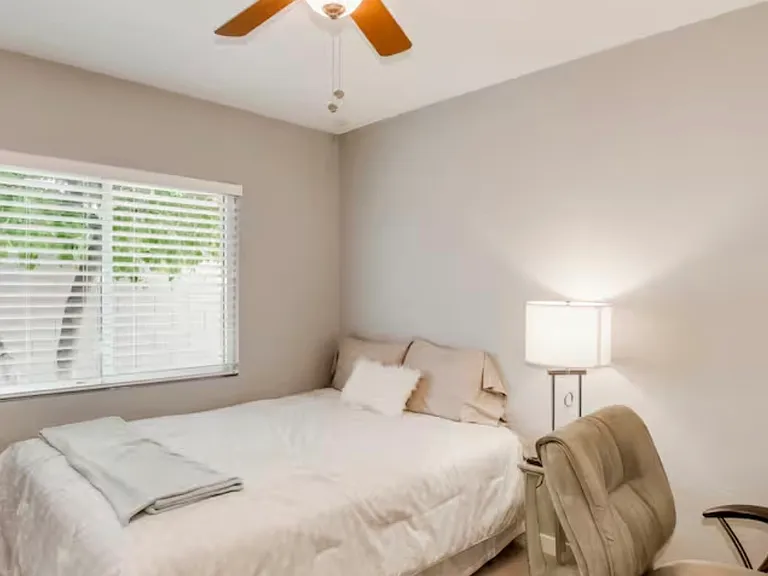 4919 E Acoma Dr — Photo 4