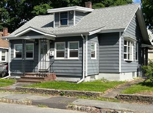 8 Shores St, Taunton, MA 02780