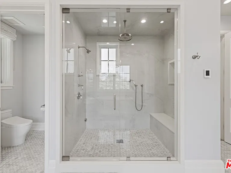 6671 Dume Dr — Photo 25