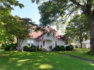 918 Slate Mountain Rd, Mount Airy, NC 27030