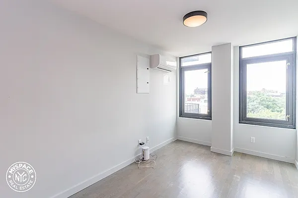 Rented by MySpaceNYC | media 26