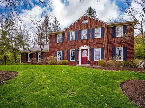 9394 Kentonsrun Ct, Loveland, OH 45140