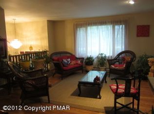 34 Seneca Rd, Mount Pocono, PA 18344