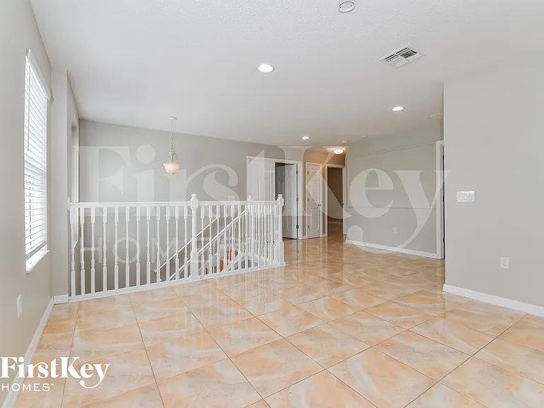 458 Rona Ln — Photo 7