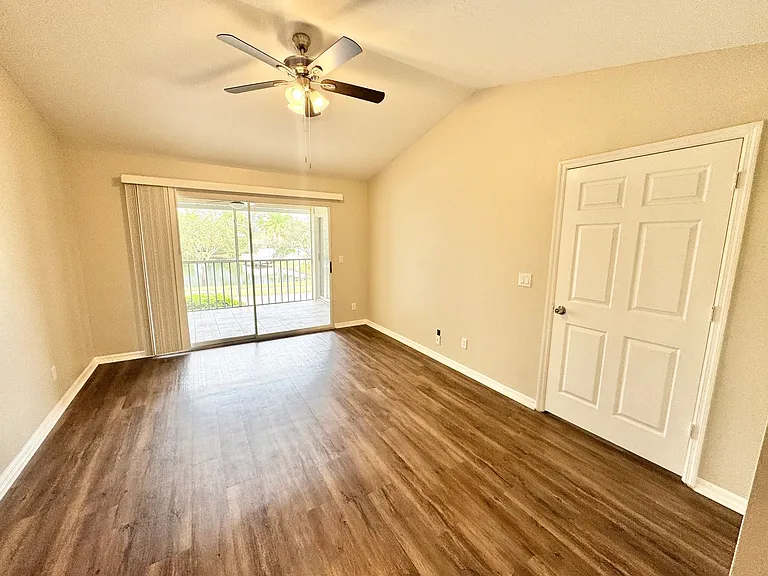 P (Lake Pointe Condo Rentals) — Photo 15
