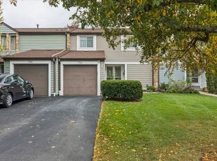 705 Lakeside Circle Dr, Wheeling, IL 60090