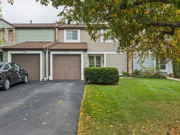 705 Lakeside Circle Dr, Wheeling, IL 60090