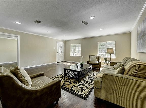 5th image of 607 Dover Dr