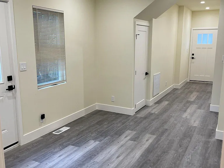1825 Berkeley Way — Photo 16