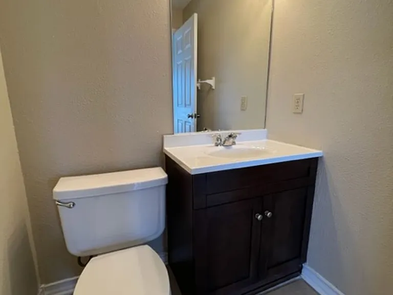13913 Dasmarinas Dr — Photo 28