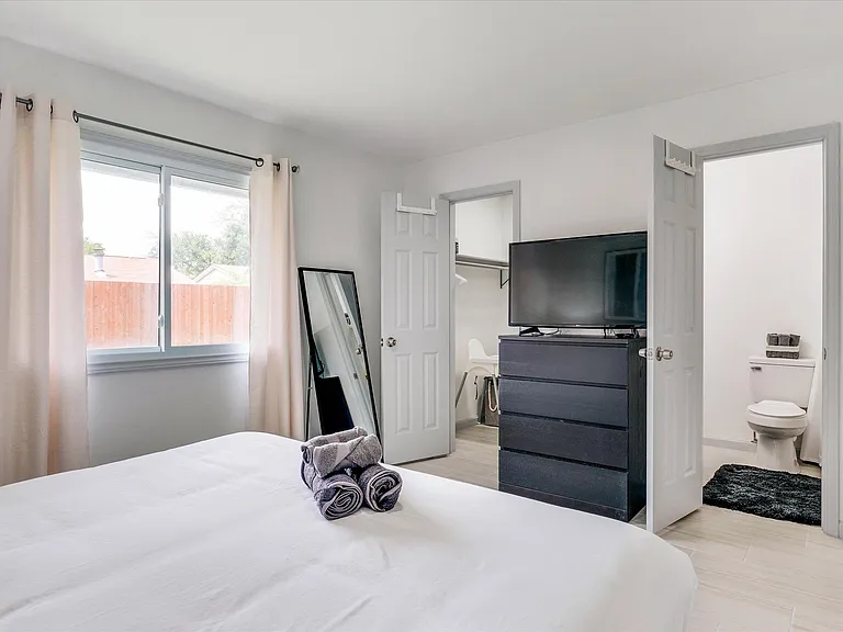 2412 Pebblebrook Trl — Photo 18