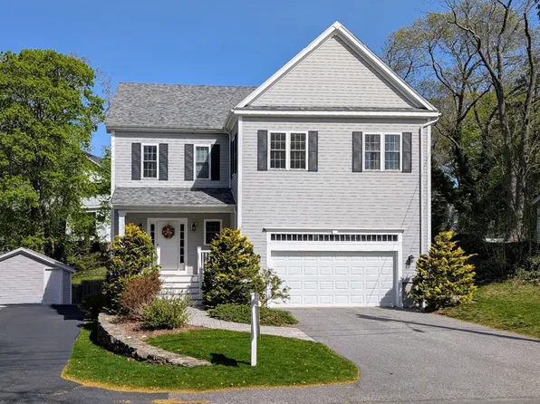 7 Hayes Rd, Hingham, MA 02043