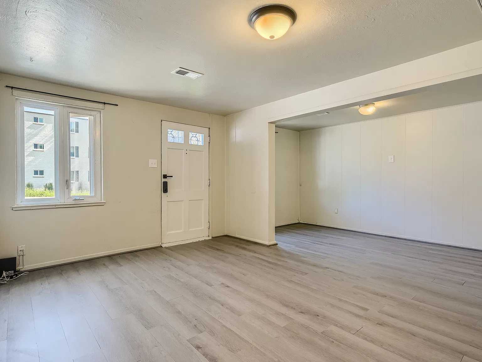2 bed, 850 sqft, $2,000 — Photo 2