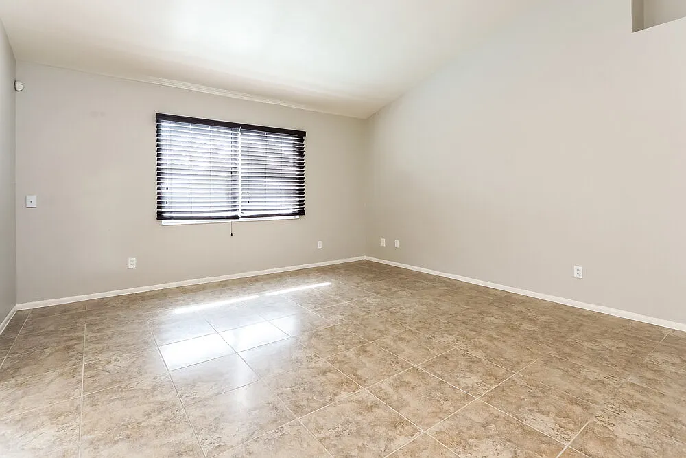 3 bed, 2.0 bath, 1443 sqft, $2,390 — Photo 2