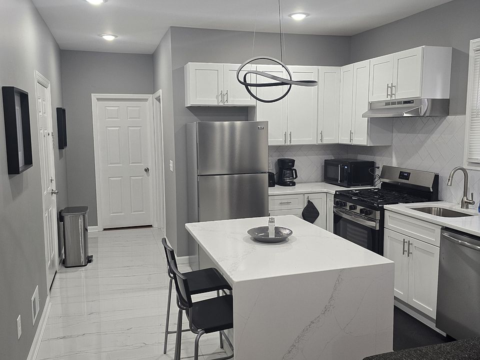 1st image of 103 Melrose Ave APT 1R