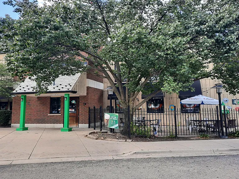 242 W Slade St #2E — Photo 34