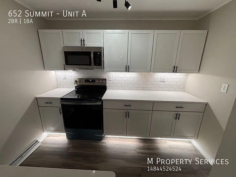 652 Summit St #A — Photo 2