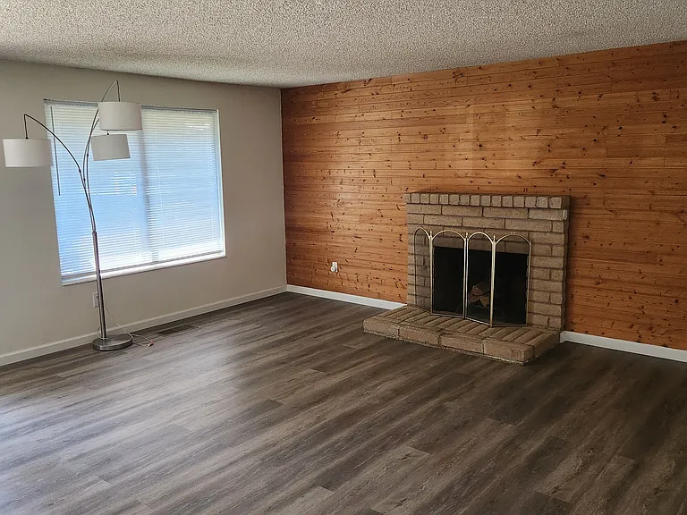 1418 Shady Oak Dr — Photo 4