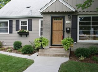 5909 York Ave S, Edina, MN 55410