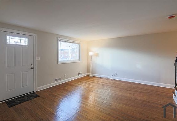 3rd image of 1302 Kenton Rd