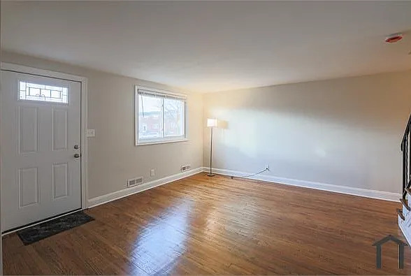 1302 Kenton Rd — Photo 3