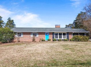 6253 Yadkinville Rd, Pfafftown, NC 27040
