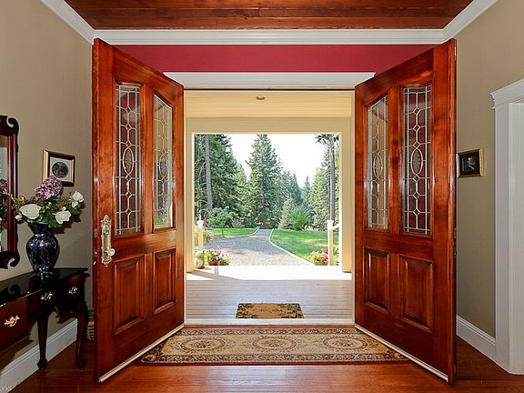 Front entry into foyer