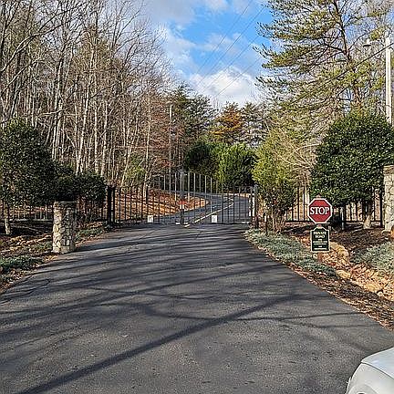 Neighborhood entry