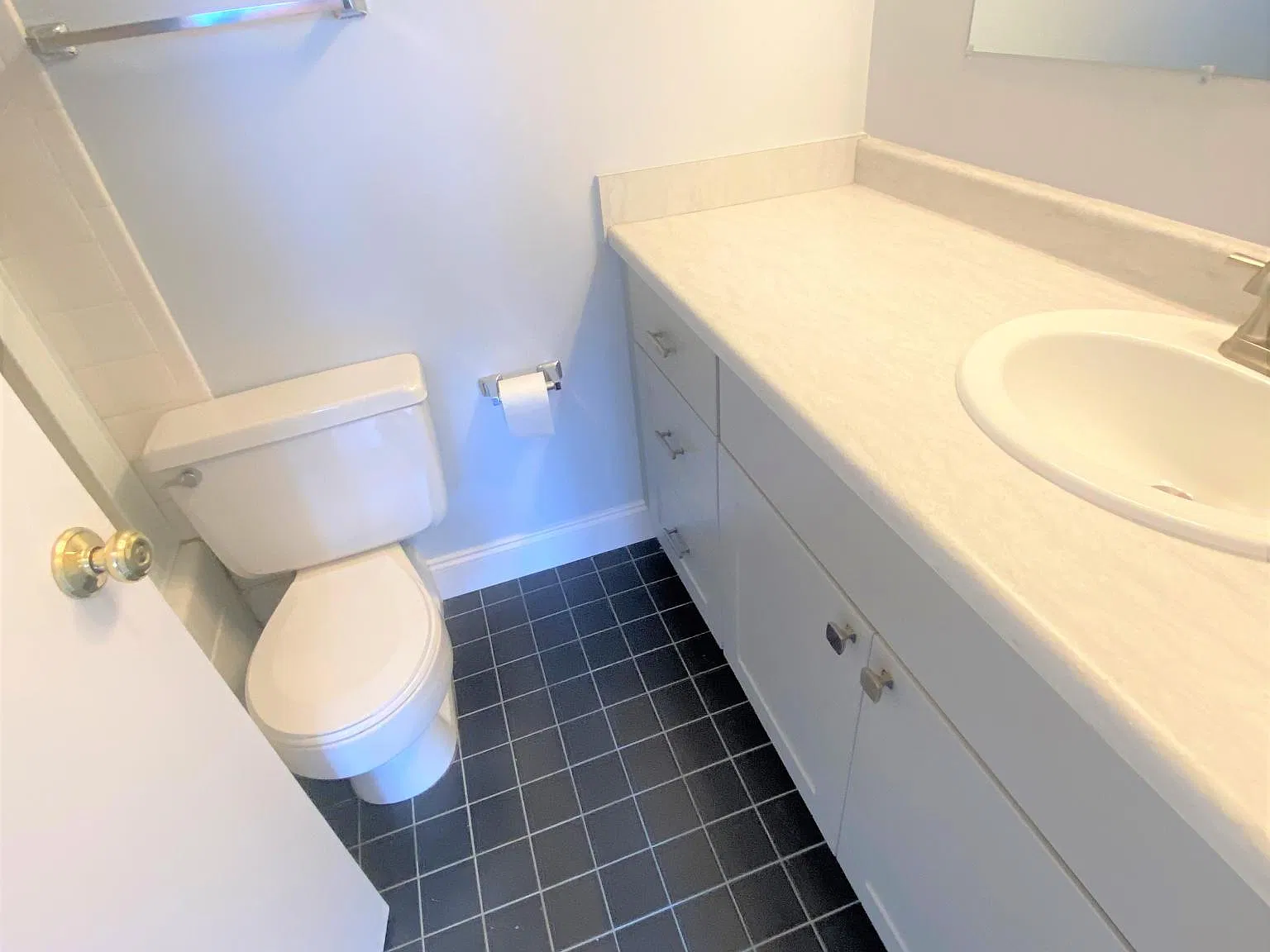 1 bed, 700 sqft, $2,000 — Photo 2