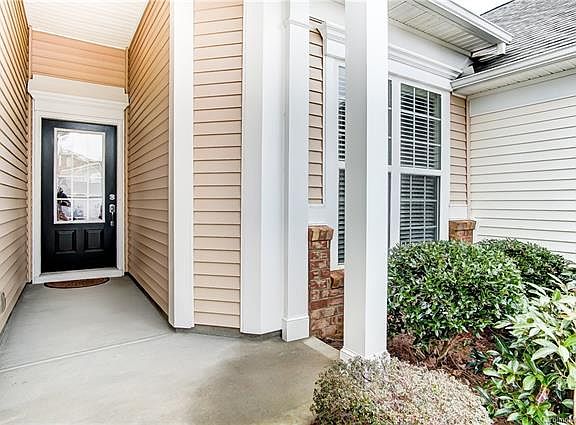 3rd image of 9029 Smokey Hill Ln