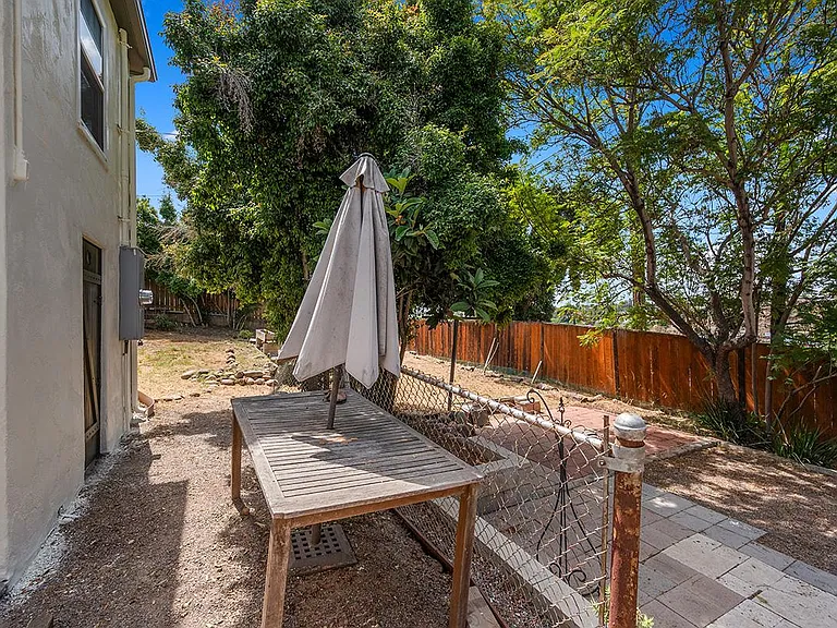 7170 Hybeth Dr — Photo 37