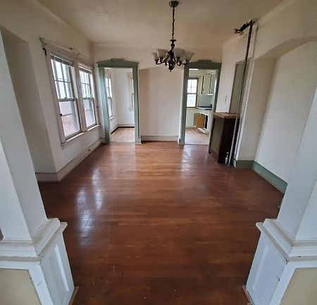 5th image of 420 Tremont Ave