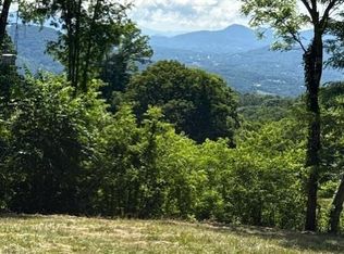 38 Sleepy Hollow Dr, Waynesville, NC 28785