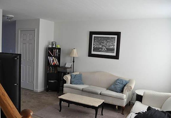 3rd image of 621 Big Bear Ln #623