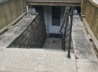 100 Marlborough St, Cranston, RI 02910