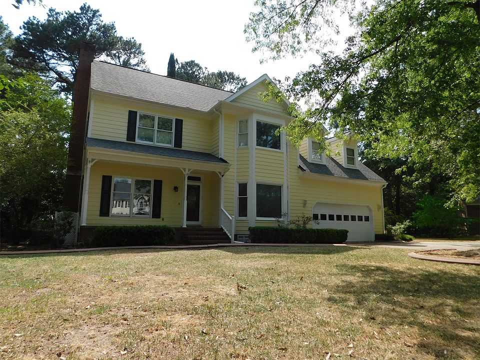 1st image of 102 Lynn Pl