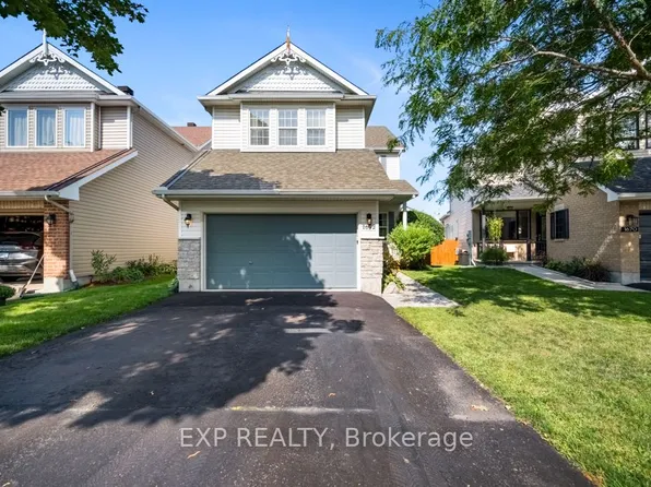 1672 Frenette St, Ottawa, ON K4A 4L2