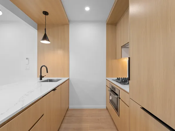 366 Harman Street image 8 of 20