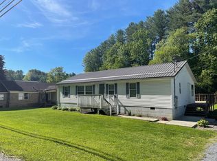 429 Glenview Rd, Crab Orchard, WV 25827