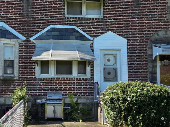 2268 Friendship St, Philadelphia, PA 19149