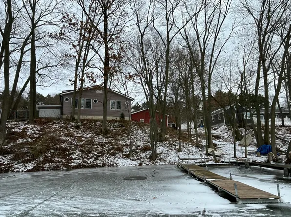 58762 River Heights Dr, Three Rivers, MI 49093