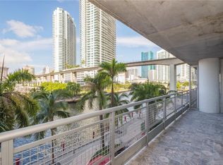 690 SW 1st Ct APT 405, Miami, FL 33130